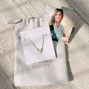 KENDRA SCOTT NWT Gold Perry Short Pendant Necklace